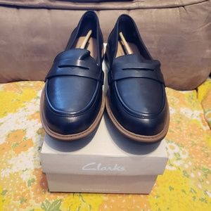 Clarks Leather Raisie Eletta Loafer - Black